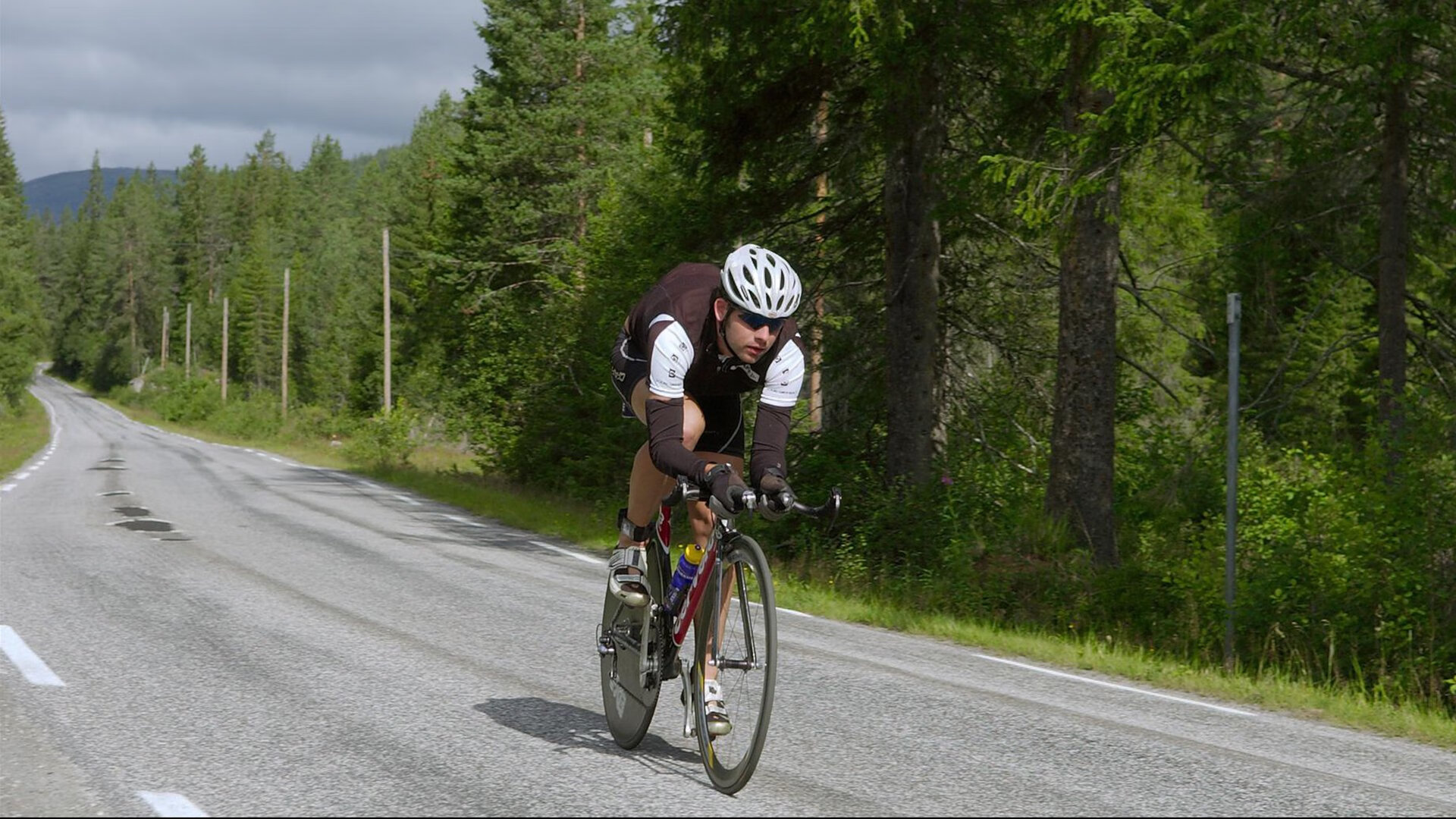 阿什拉夫爆发点燃逆袭之火，尤文爆冷塞维利亚背后的战术裂变与意志较量