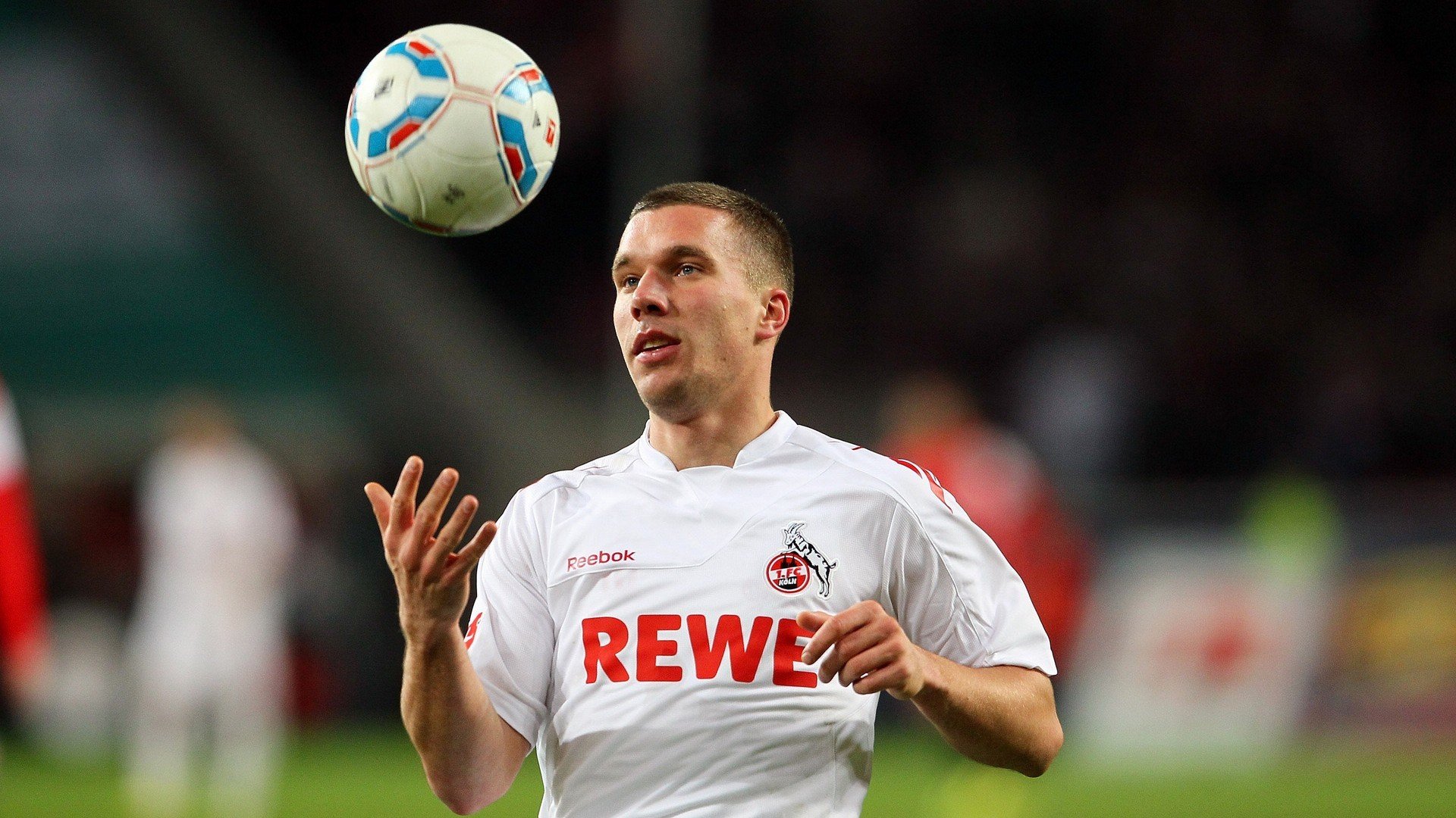 当黄黑军团遇见绿鹰，三笘薰在虚拟对决中展现的关键先生本色