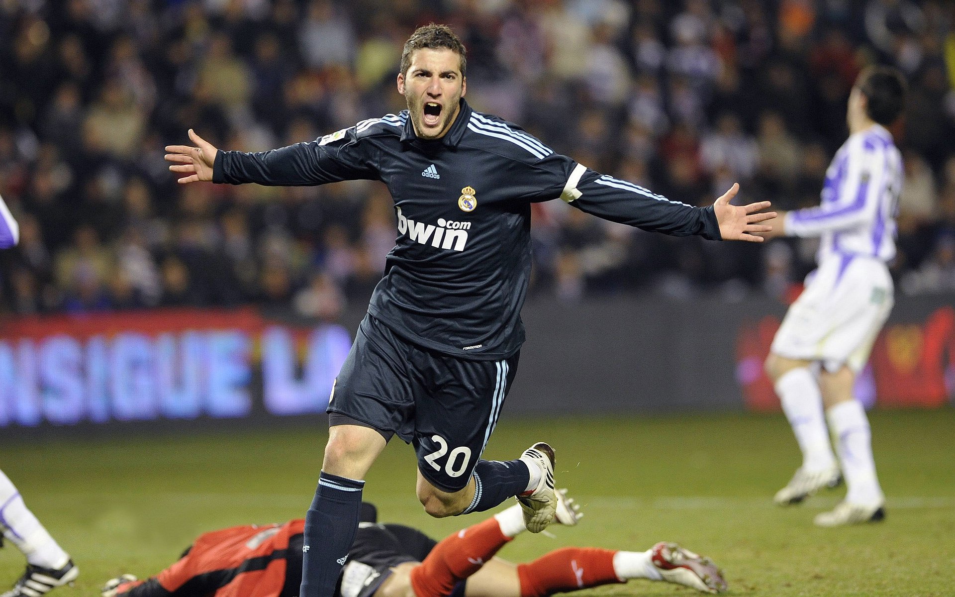 世界杯之夜,戈麦斯如何以唯一性主宰美加墨之战